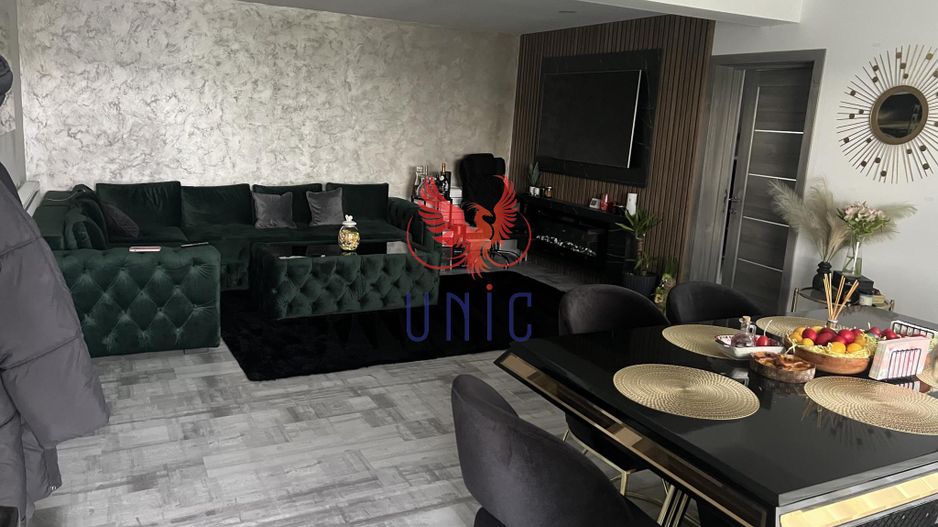 Casa de lux , zona  rezidentiala Popoveni - Poză 1