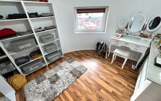 Casa de vanzare - 5 Camere, 2 Bai,  Garaj, 1000mp Teren - Poză 23