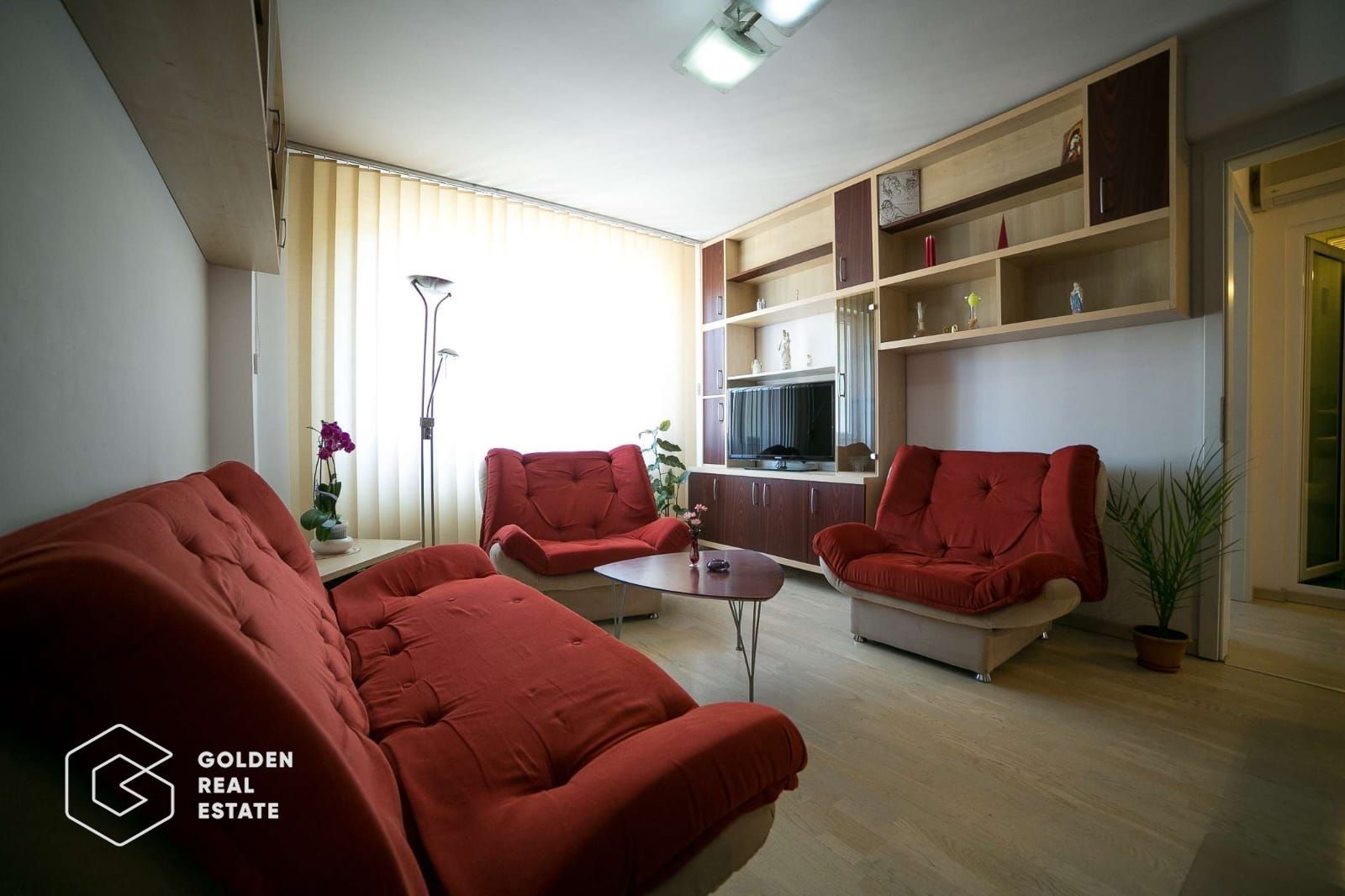 Apartament superb, ultracentral, 3 camere, centrala proprie si 2 locuri parcare - Poză 3