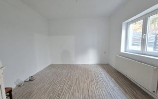 Casa 3 camere baie cu geam pivnita si teren 151 mp in zona Centrala - Poză 8