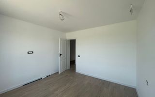 Duplex spațios cu teren generos-Moșnița Veche - Poză 12