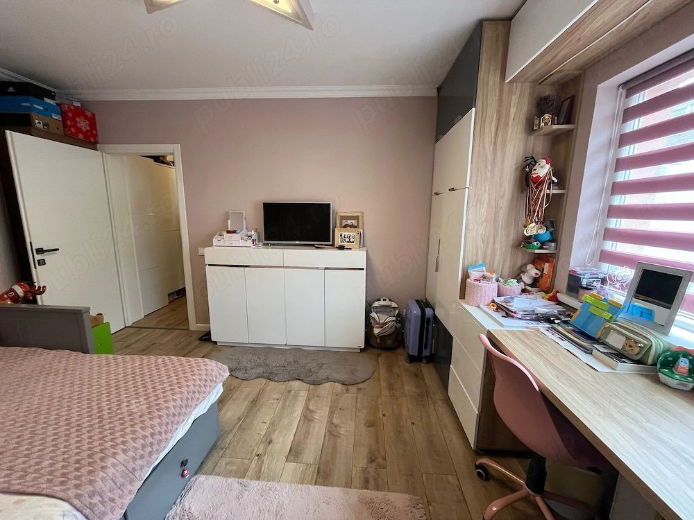 Apartament 2 camere decomandate, balcon, etaj intermediar, parcare - Poză 2