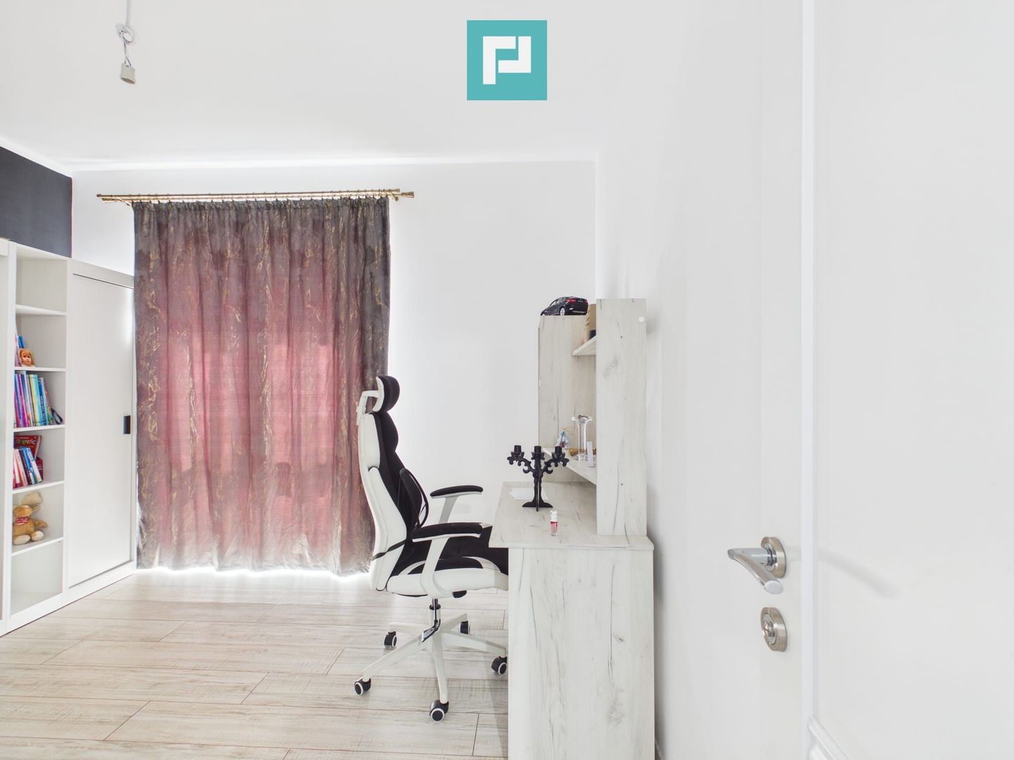 Apartament cu 3 camere - Adora Park Uta - Poză 9