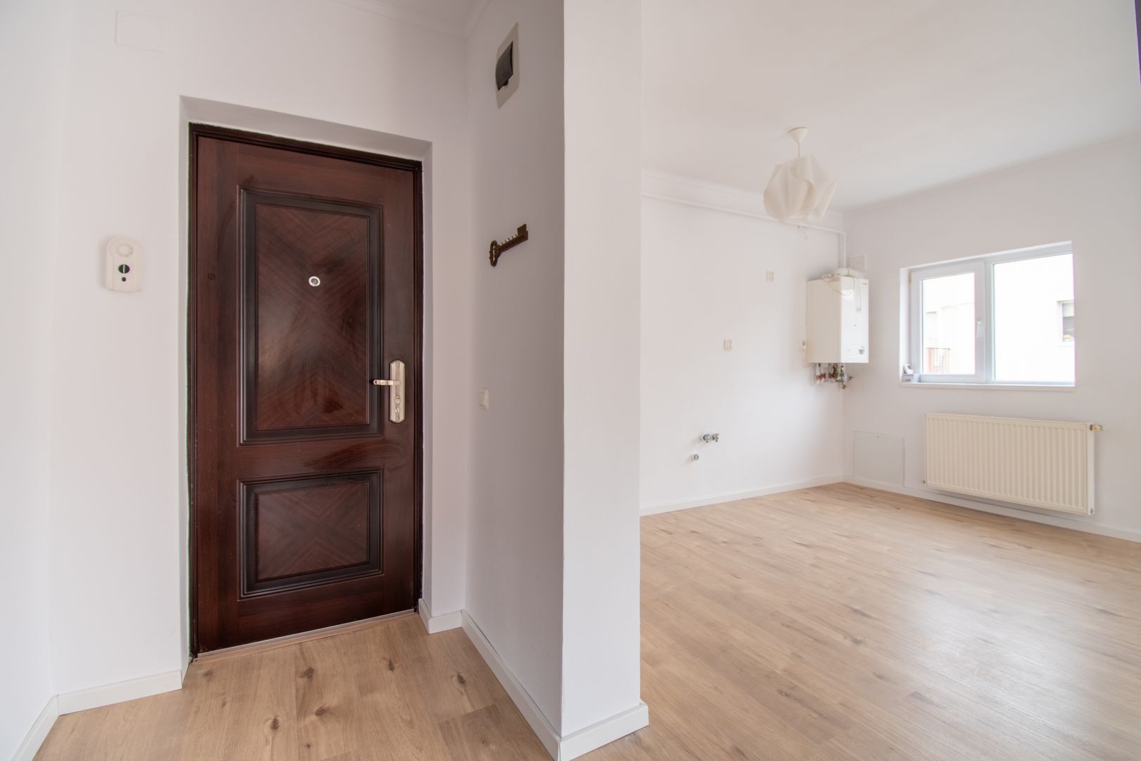 Apartament renovat cu 2 camere + loc de parcare de vanzare Floresti - Poză 5