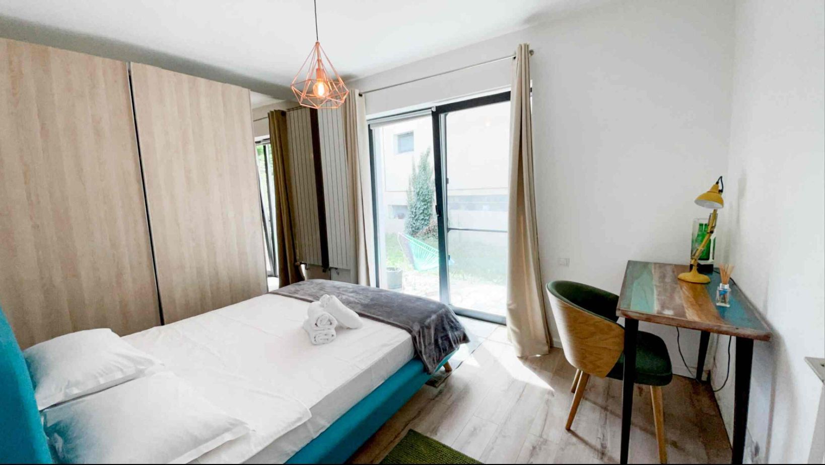 Apartament Modern De Inchiriat | Gradina | Terasa Acoperita | Balcon | Parcare - Poză 3