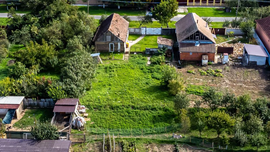 Casă cu grădină în Sântana - Poză 8