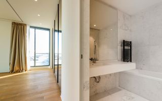 Apartament de 5 camere spațios, situat în zona Nord din Constanța - Poză 12