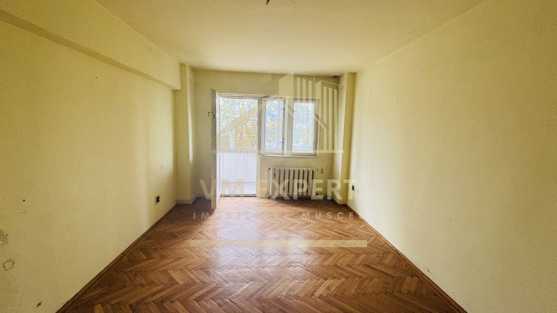 APARTAMENT 3 CAMERE ETAJ 3 CENTRU CAMPULUNG - Poză 1