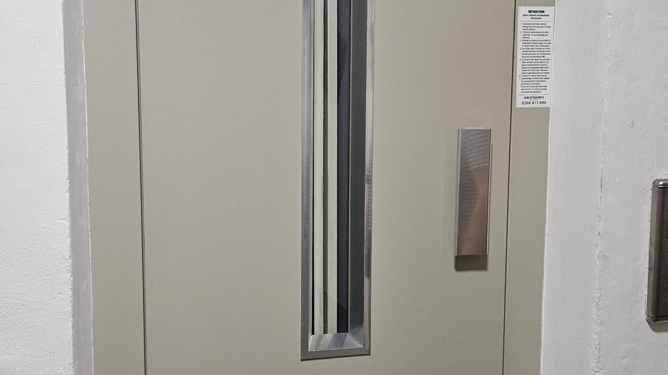Spitalul Judetean-Zizinului garsoniera in bloc apartamente - Poză 4