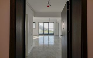 2 camere Mamaia | Private Lake- bloc 2025| Vedere frontală la lac, la 5 m de apa - Poză 8