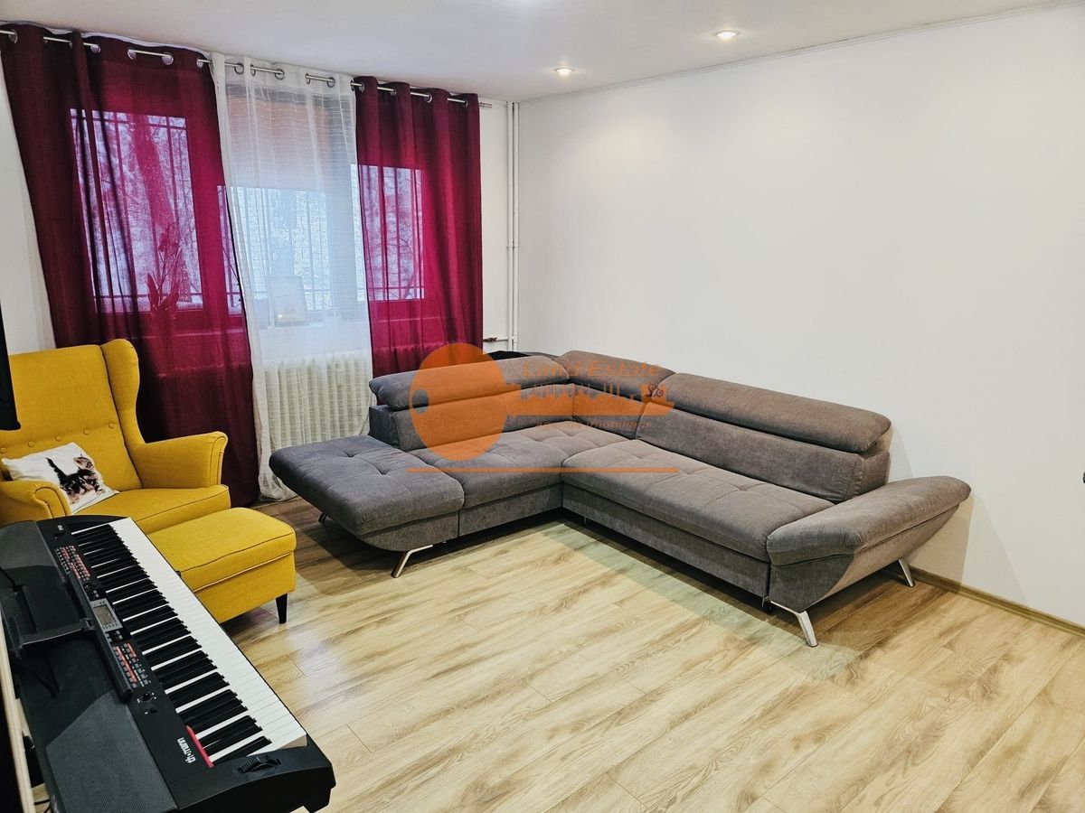 4 camere in bloc reabilitat Gorjului - Poză 1