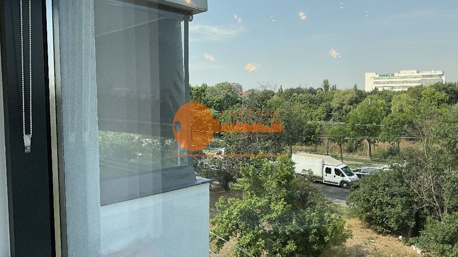 4 camere LAcul Tei ( parcare ) - Poză 4