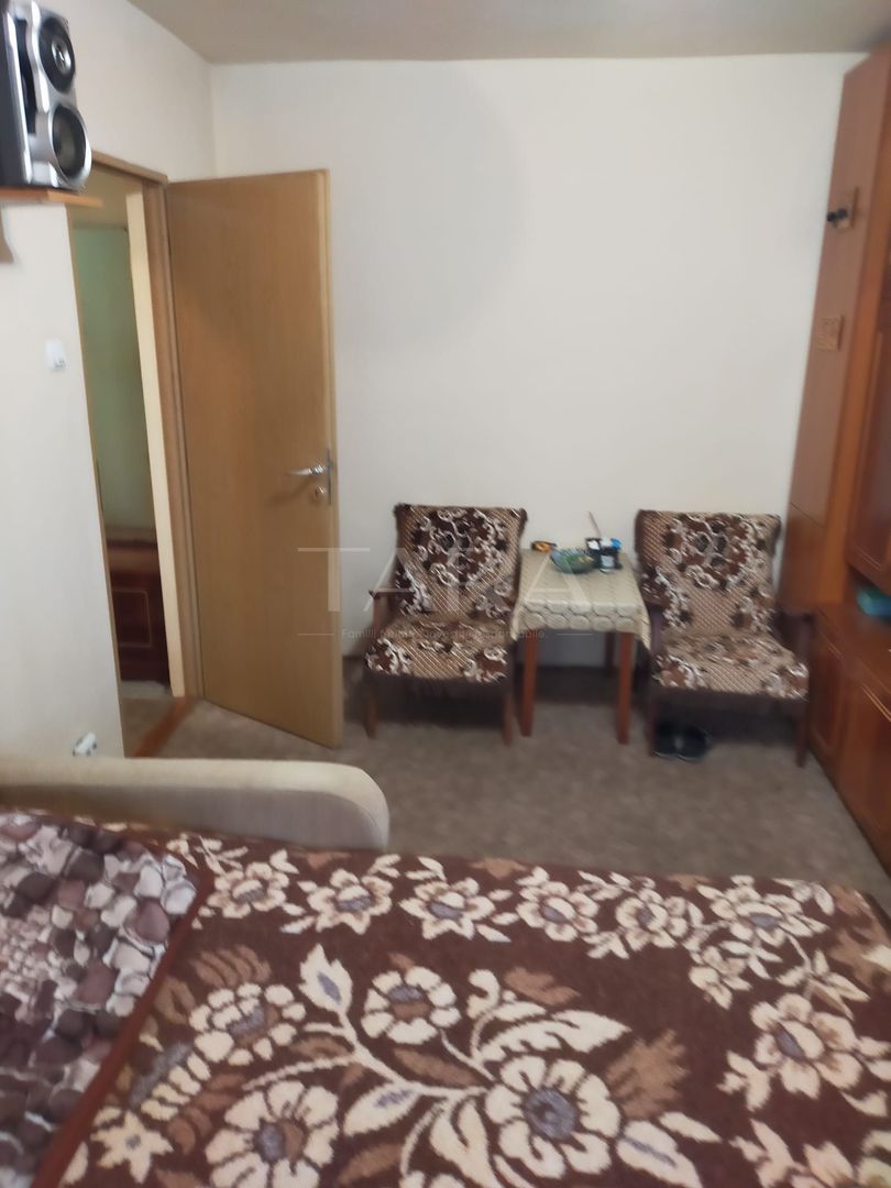 Apartament cu 3 camere decomandate, 2 băi și 2 beciuri, Mănăștur . - Poză 2