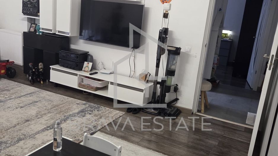 Apartament 2 camere, 52mp, parcare, balcon, zona Florilor - Poză 2