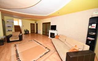 Vila spatioasa, pretabil pentru locuit/clinica, zona Micro 17 – Galati - Poză 11