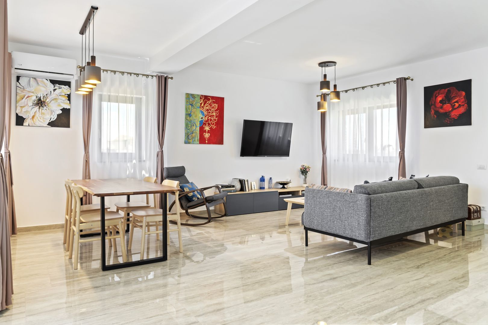 PORUMBESCU RESIDENCE | Vila Green + Renault Clio Evolution E-Tech Hybrid 2024 - Poză 2