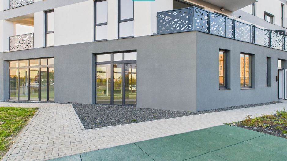 Spațiu comercial 208 mp + 5 parcări, Zona Aradului - Poză 1