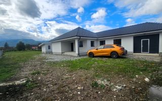 Casa Individuala pe un singur nivel cu 2200 mp de curte, in Săcel - Poză 1