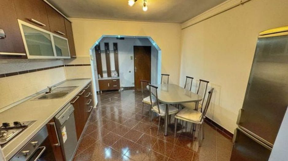 Apartament  2 camere 2 balcoane amenajate si pivnita etaj 1 Strand - Poză 5
