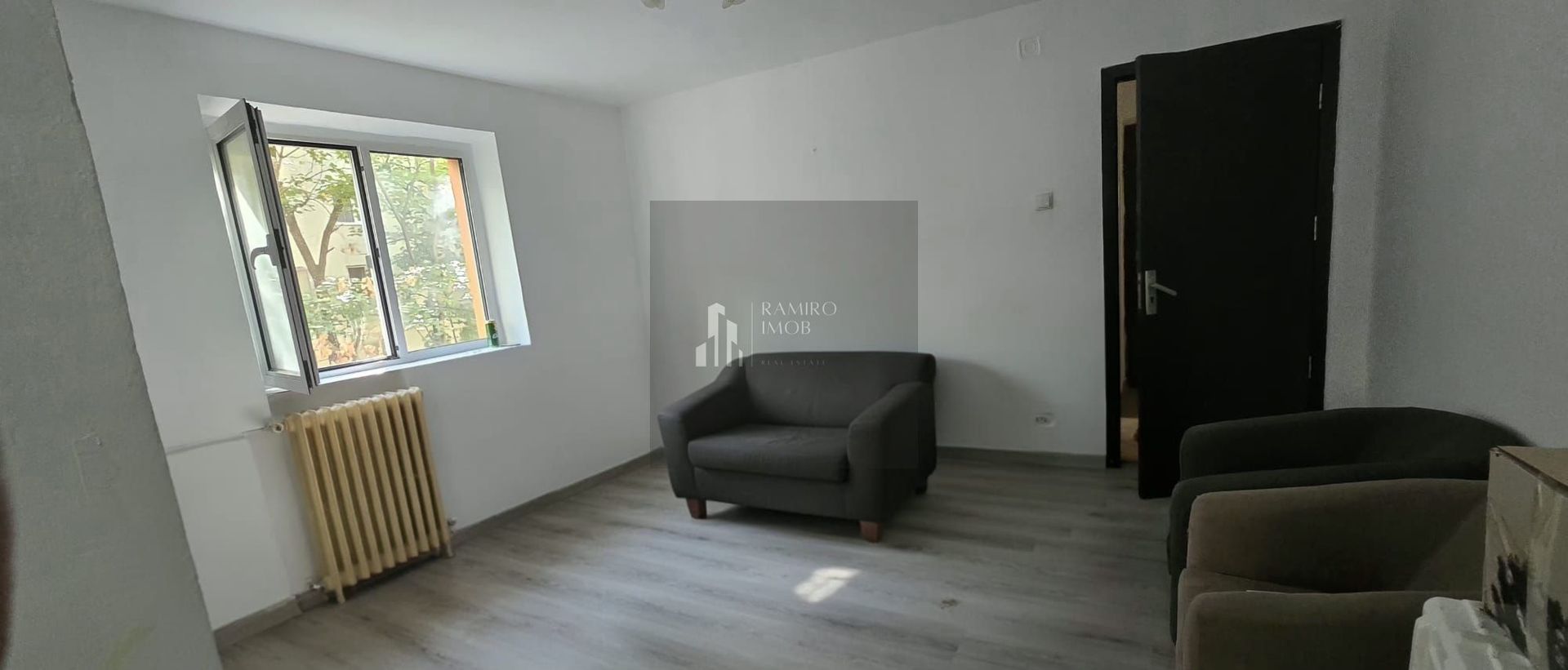 Apartament 2 camere  Bd C-tin Brancoveanu - Poză 2