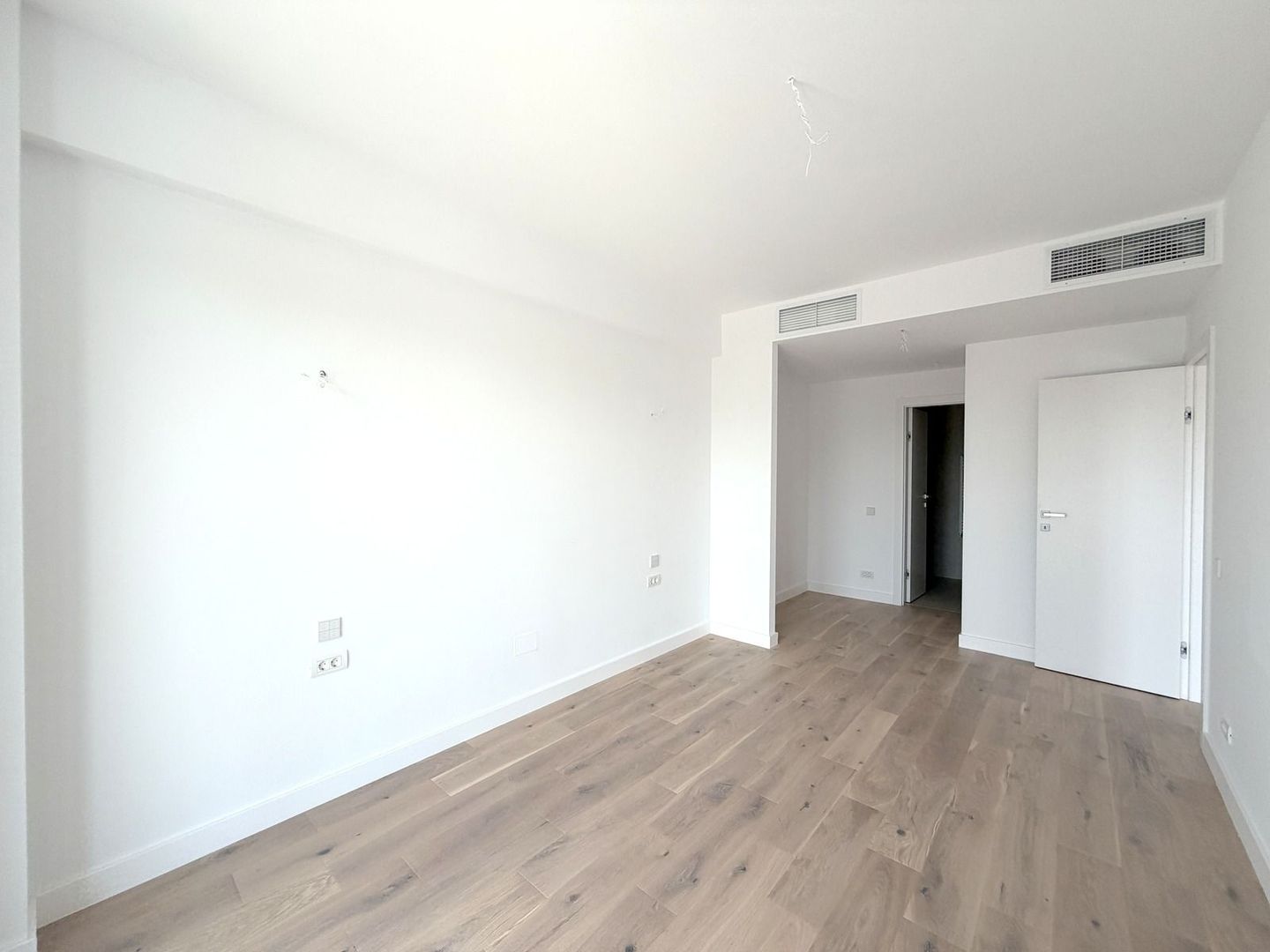 Apartament 2 camere  The Level |  Piata presei libere |  Parcare subterana - Poză 6