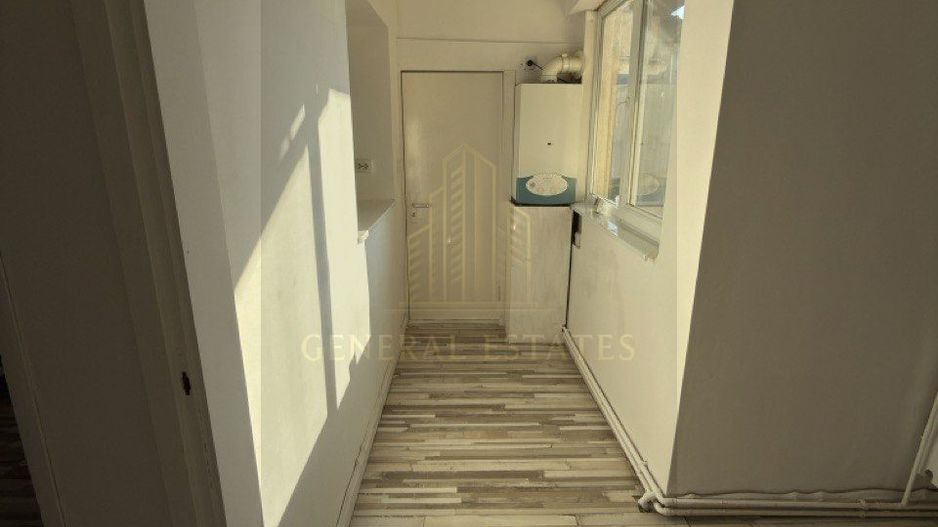 Apartament spatios cu 3 camere - Poză 10