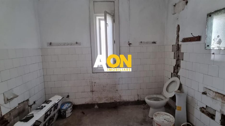 Casa demolabila in zona Cetatii Alba Carolina, cu 947 mp teren - Poză 8