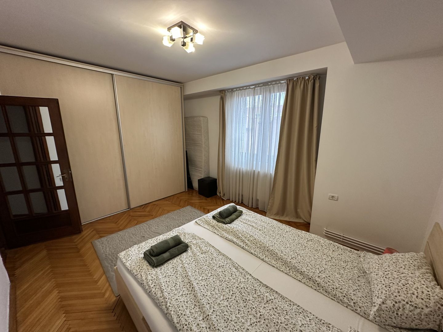 Apartament cu 3 camere în zona P-ta Unirii - Poză 9