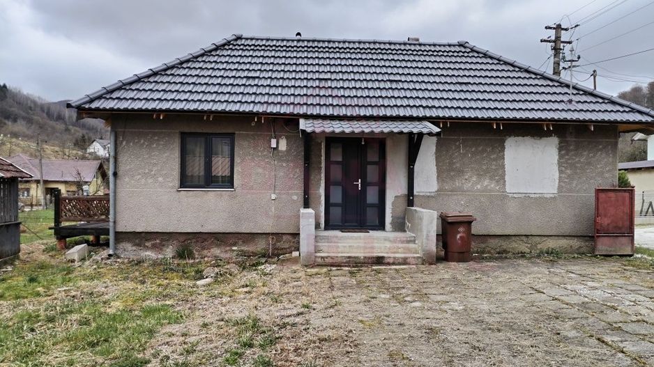 CASĂ DE VÂNZARE ÎN RUSCA MONTANĂ\JUD. CS - Poză 1