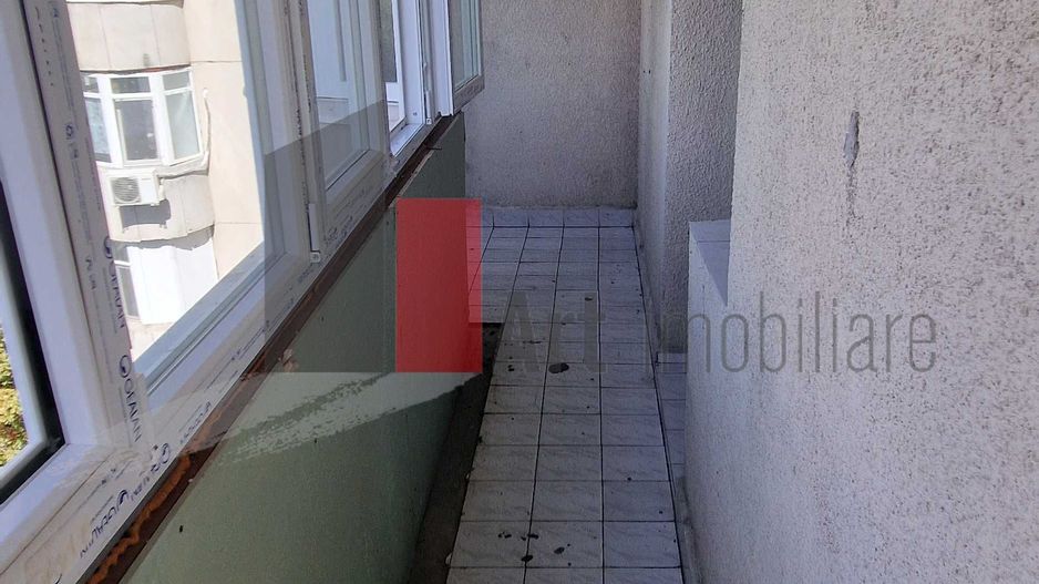 APARTAMENT DE 2 CAMERE BARCA - Poză 3