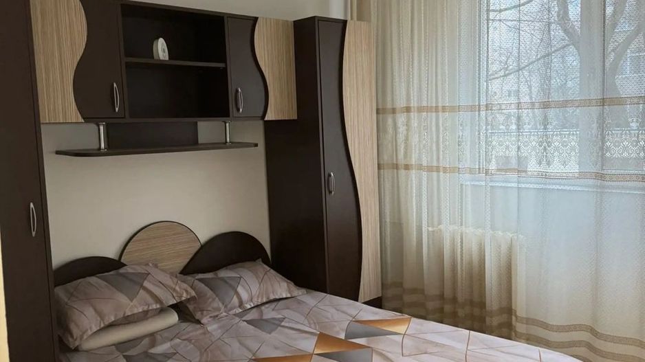 Apartament cu doua camere decomandat - Poză 2
