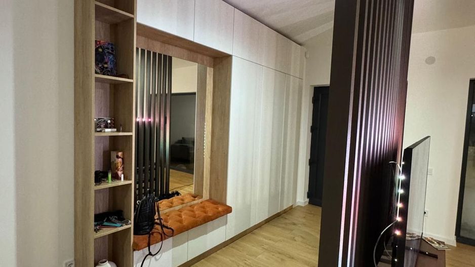 DESIGN MODERN & LUMINA NATURALA – Casa P+1  Premium in Simnicul de Jos - Poză 6