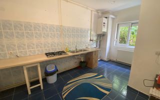 Casa de vânzare/închiriere zona Lunei - Poză 8