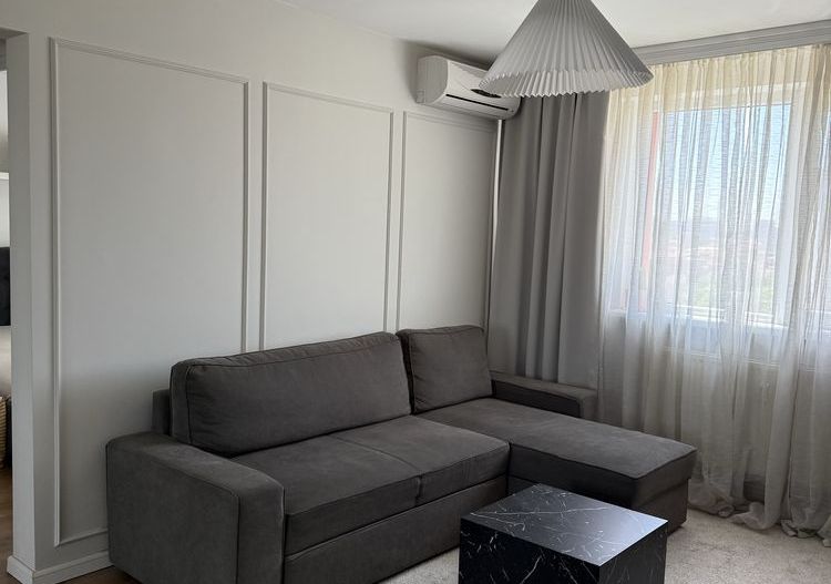 APARTAMENT  RENOVAT COMPLET MOBILAT METROU ZONA PIATA VICTORIEI - Poză 1