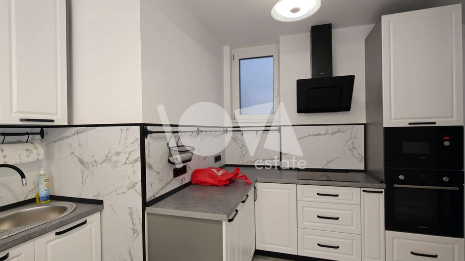 De închiriat Duplex 5 camere (parter + demisol) - vila Piata Romana - Poză 4