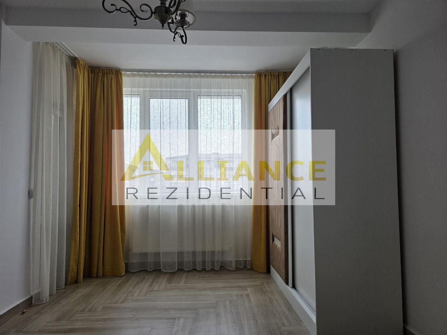 Garsoniera de vanzare 26 mp  etaj 2/4  complet mobilata si utilata - Poză 2