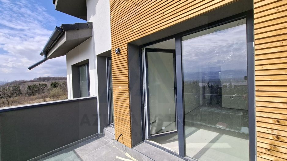 Apartament premium 61.4 mp utili 3 camere 2 bai curte 50 mp Cristian - Poză 2