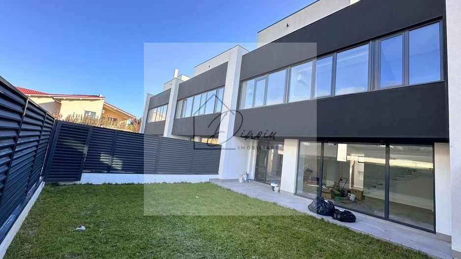 Vila de vanzare 5 camere ,4 bai, curte 85 mp zona Jollie Ville Pipera - Poză 1