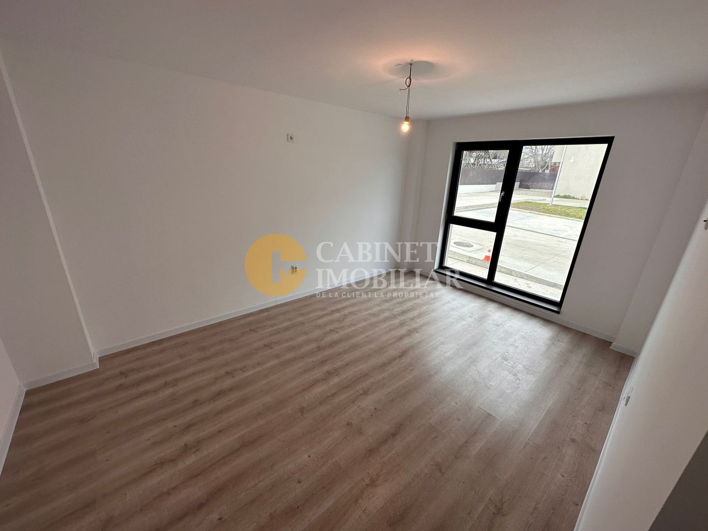 Apartament 2 Camere Decomandat 2 minute de  Aleea Tudor Neculai - Poză 4