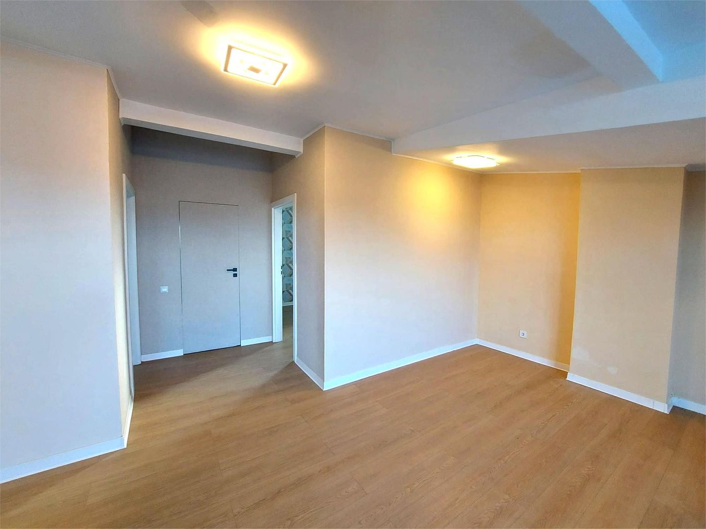 Penthouse 3 camere, 105 mp, terasa 15 mp, zona Eminescu, bloc nou - Poză 8