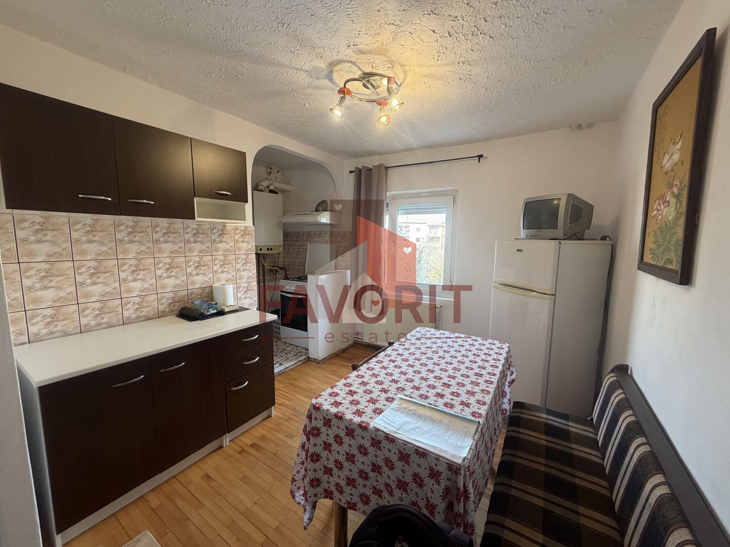 Etaj intermediar. Cu centrala proprie. Zona Bucovina - Poză 1