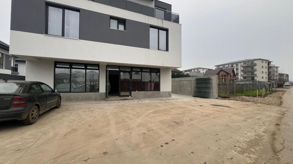 Spațiu comercial de închiriat – vitrină stradală, parcare, zonă rezidențial - Poză 8