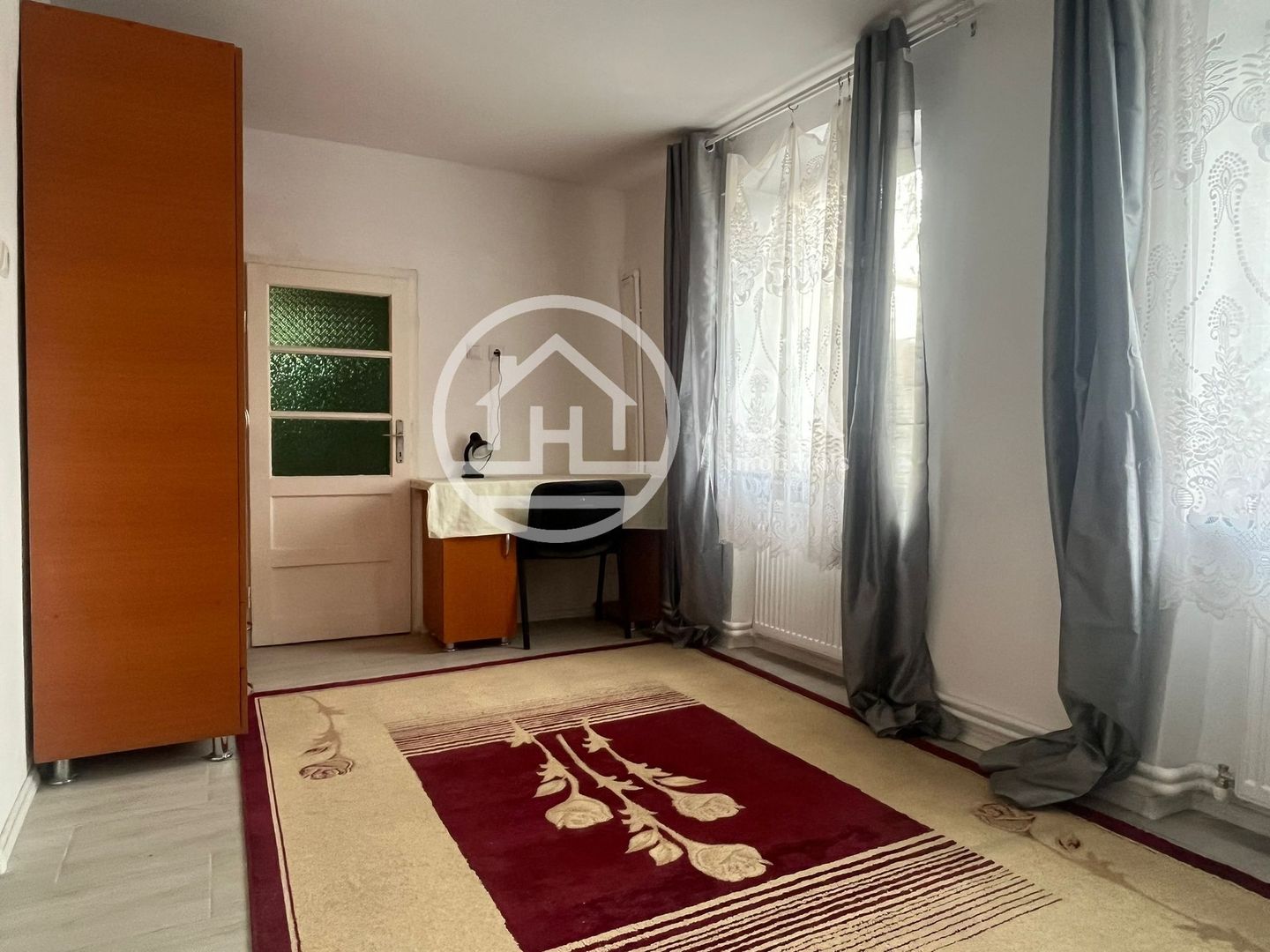 Casă de închiriat cu 3 camere în zona Episcopia, Oradea. - Poză 7