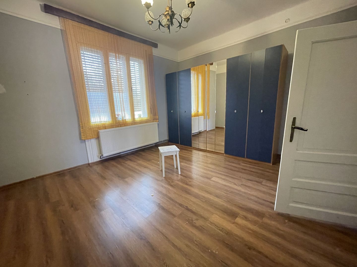 Casa de vanzare cu teren 572 mp si front generos 21 ml - Poză 16