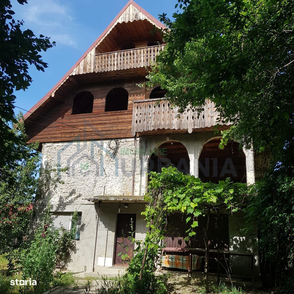 Casă cu 5 camere, mansardă și garaj în cartierul Bucium, Iași - Poză 1