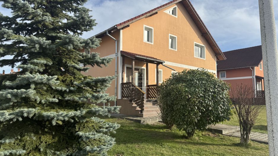 VILA 5 CAMERE,TEREN 560 MP, CAMPULUNG, ARGES - Poză 8