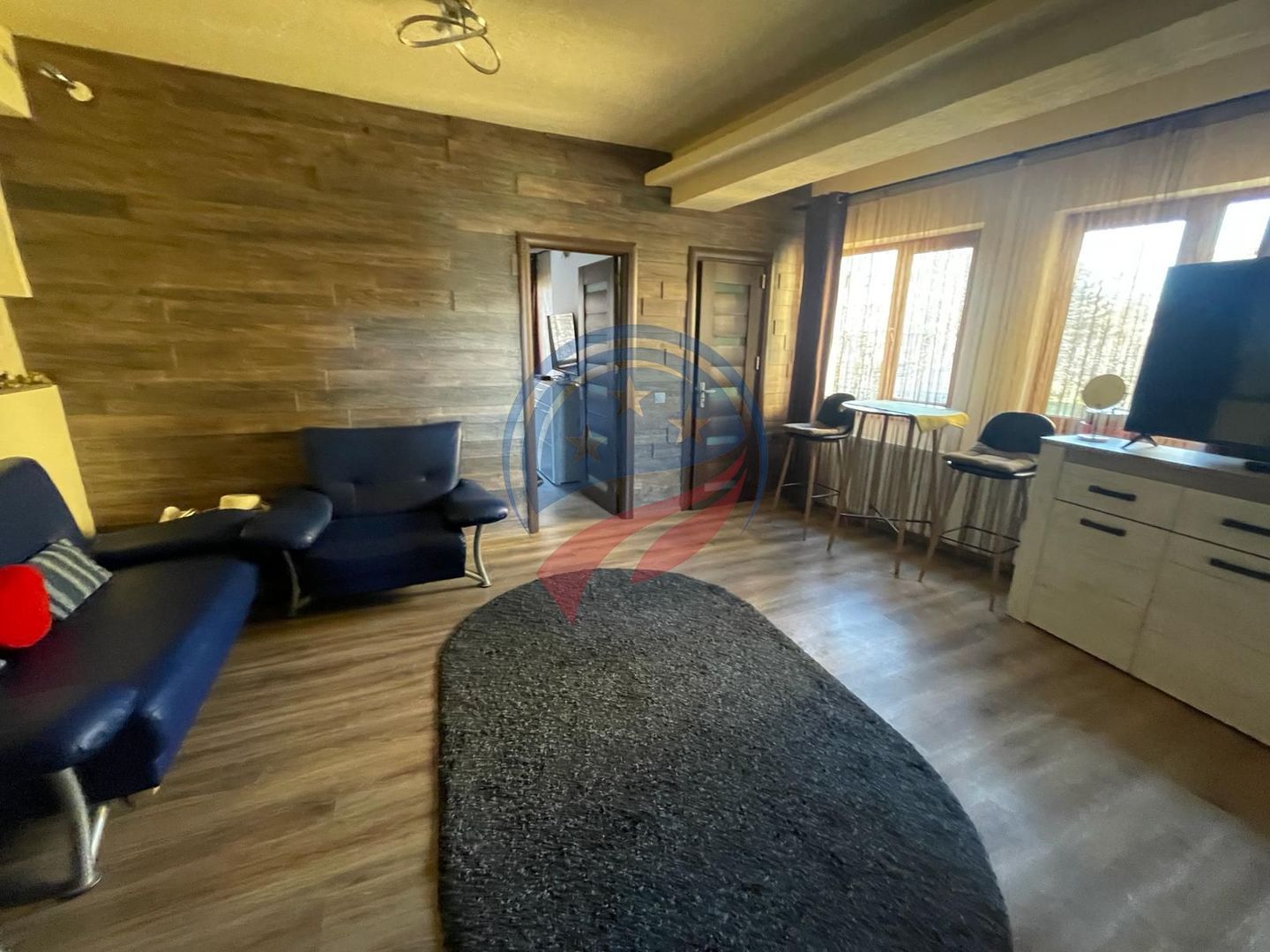 Casa moderna alcatuita din trei apartamente, zona Rovine - Poză 3