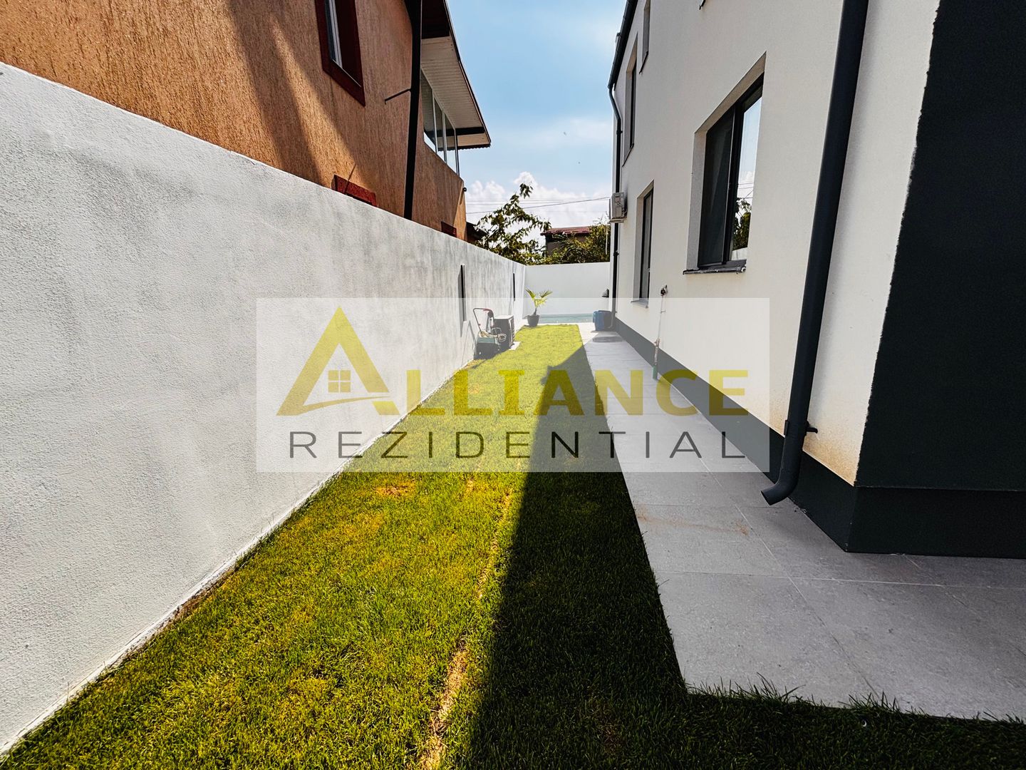 Casa  individuala cu piscina incalzita  5 camere 120 mp utili 280 - Poză 5