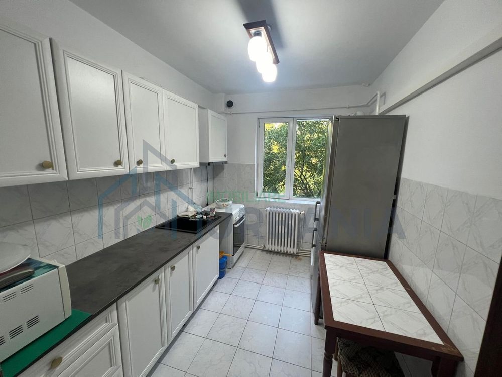 # Inchiriez camera (fata) Ap3 camere Podu Ros Decomandat - Poză 3