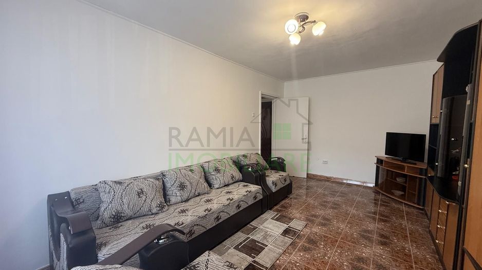 Apartament 3 Camere Decomandat, Etaj 1, Tractorul - Poză 3